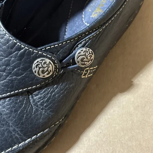 Clarks Shoes Womens 7.5 N Loafer Navy Leather Slip On Round Toe Comfort - Picture 2 of 9